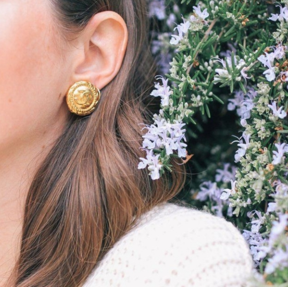 Authentic Chanel clip on earrings - Picture 12 of 16